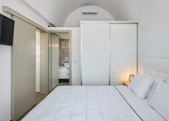 Elea Hub Apartment Oia (Santorini)