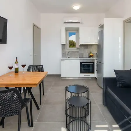 Elea Hub Apartman Ía